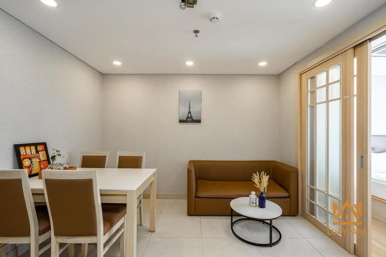 Luxy Park Hotel & Apartments-City Centre Ho Chi Minh City Aparthotel
